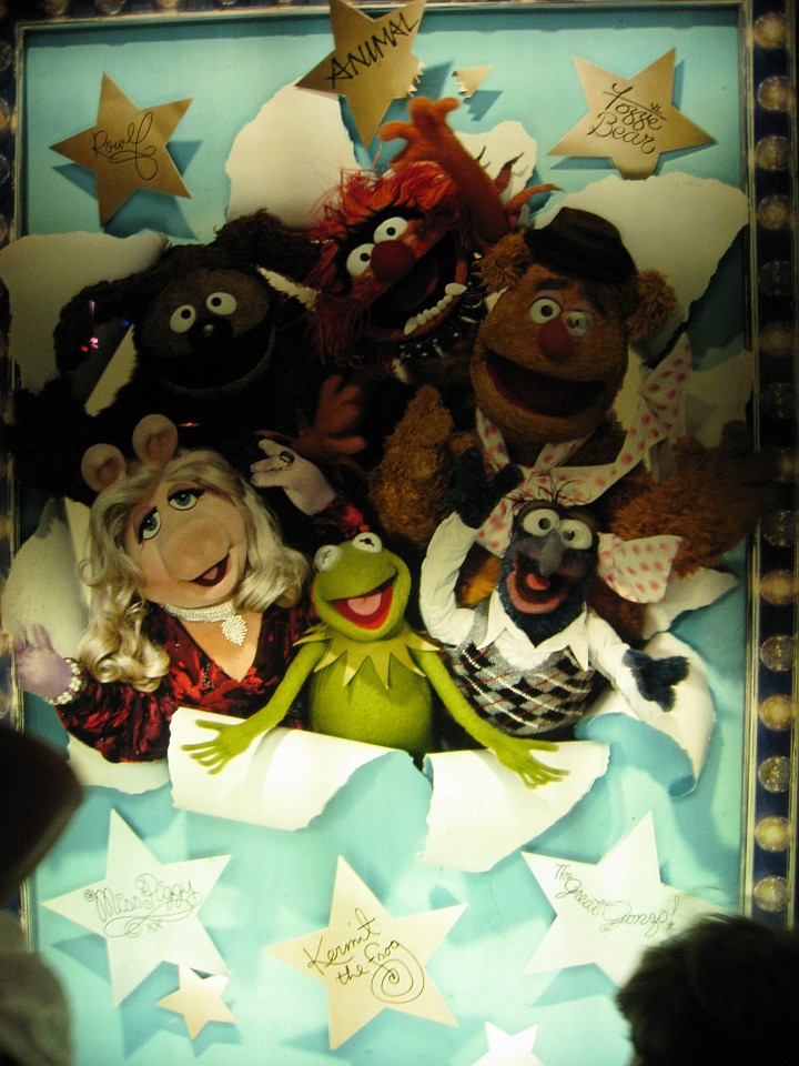 Vacation 2007-12 - Beaches Disney Hotels 0790.jpg - On the 2007-08 Florida vacation we visited beaches from Fort Myers to Sanibel Island sampling local food along the way. Green water and white sugar beaches! Arriving at Disney World we visited several of the theme resorts.